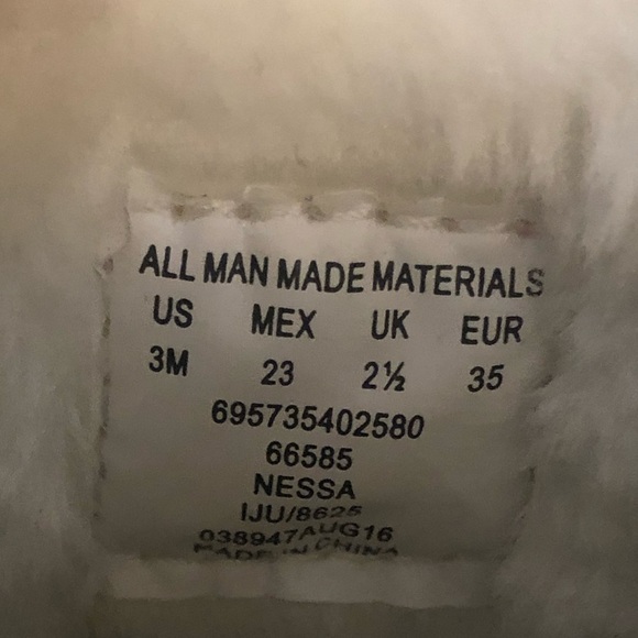 CRB Girl Booties-size 3 - Picture 6 of 9